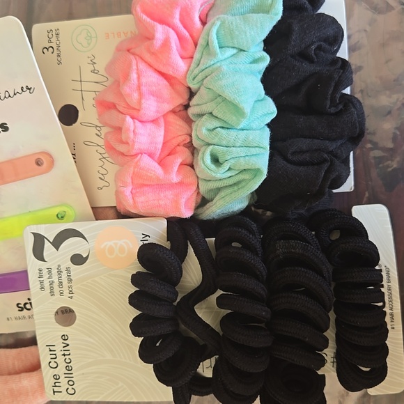 Kids Hair Accessories Set - Pink, Blue, Black - Picture 2 of 3